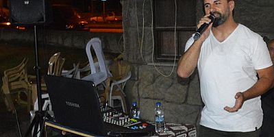  İbrahim Tüysüz Boyabat Alpaslan Türkeş Parkında seslendirdiği şarkılarıyla coşturdu