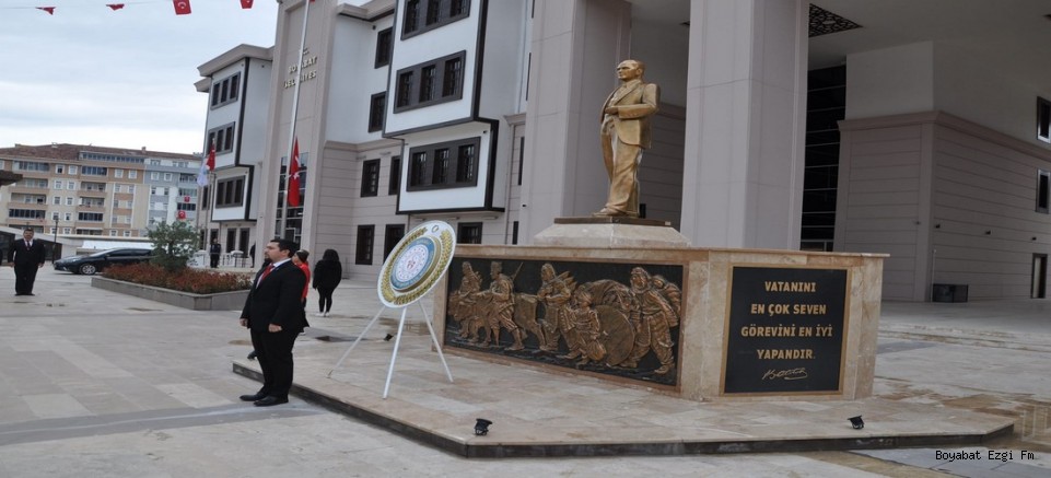 19 Mayıs Atatürk’ü Anma Gençlik ve Spor Bayramı çelenk sunma töreni yapıldı