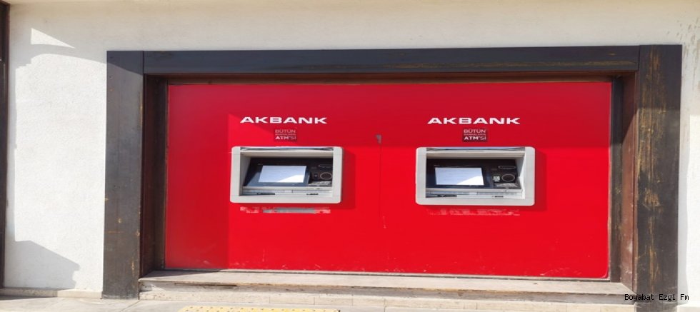 ATM’ler İlçe Meydanında Hizmete Devam Edecek