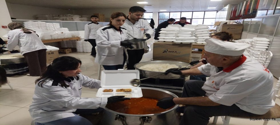 Boyabat Belediyesi İftar Alanı Ramazan’da Yoğun İlgi Görüyor