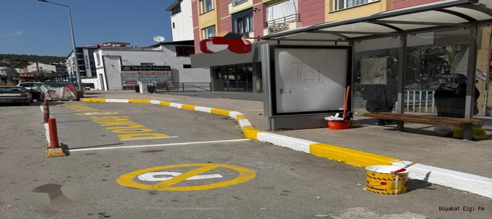 Boyabat Belediyesi'nden Dolmuş Duraklarına Çizgi Yenileme Çalışması