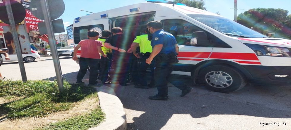 Boyabat Dörtyol’da Yayaya Çarpan Sürücü Kaçtı! Polis Anında İzini Buldu
