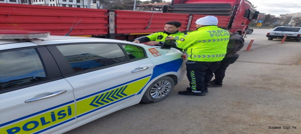 Boyabat İlçe Emniyet Müdürlüğü Trafik Şube Ekipleri Denetimlerini Sürdürüyor