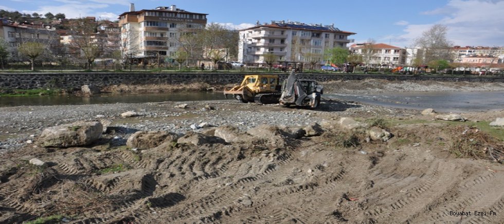 Boyabat Kolaz Çayı Temizlendi