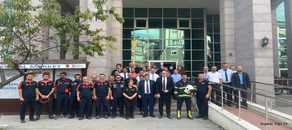 Boyabat’ta Adliye Personeline Afet Bilinçlendirme Eğitimi ve Uygulamalı Tahliye
