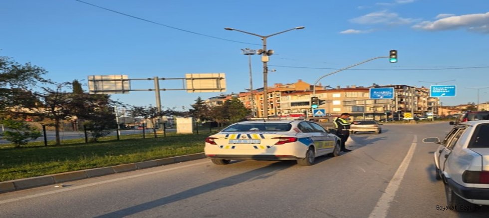 Boyabat'ta Elektrikli Araç Kazası 2 Yaralı