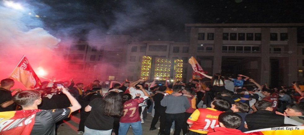 Boyabat’ta futbolun kalbi bu gece Hükümet Meydanı’nda attı!