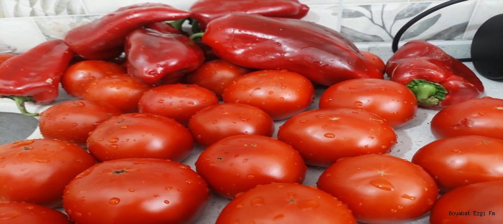 Boyabat’ta Kış Hazırlıkları Başladı: Geleneksel Lezzetler Sofralara Taşınıyor