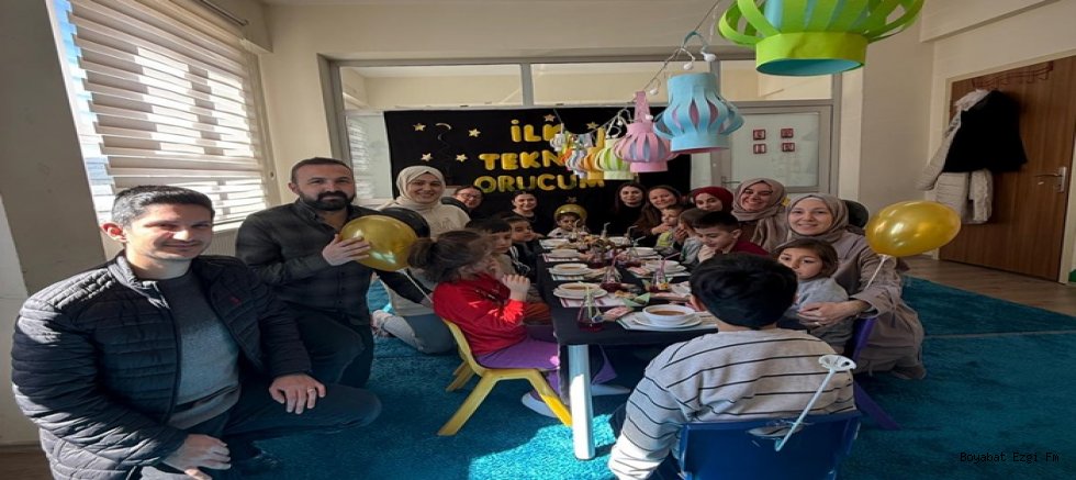 Boyabat'ta Minik Yüreklerin Büyük Ramazan Sevinci