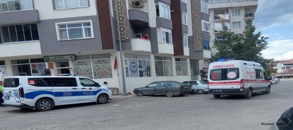 Boyabat'ta Motosiklet Ve Otomobil Kaza Yaptı 1 Yaralı
