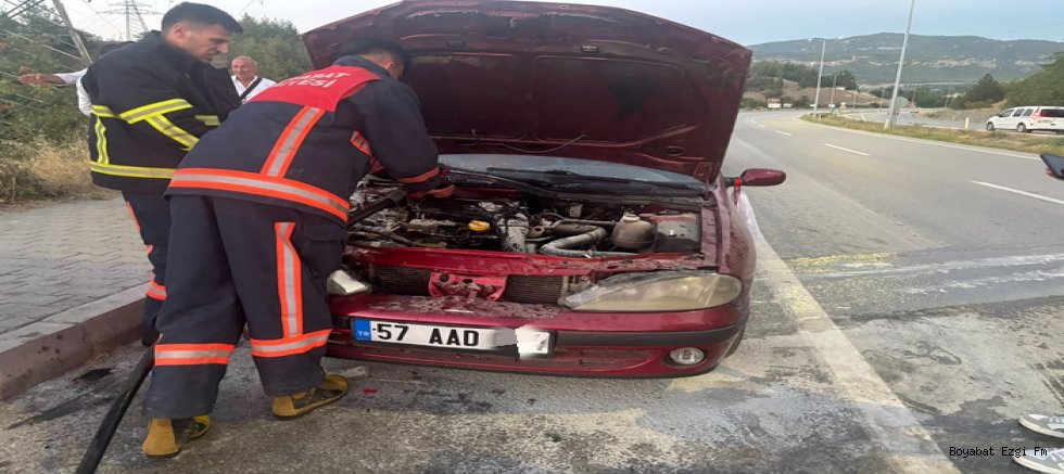 Boyabat’ta Otomobil Alevlere Teslim Olmadı! İtfaiye Ekipleri Bir Anda Yetişti