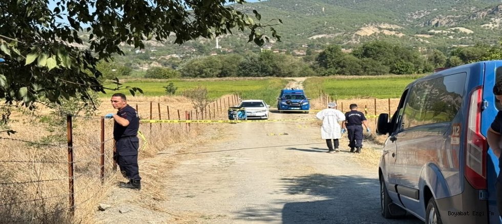 Durağan'da Muhtar Tarlada Ölü Bulundu