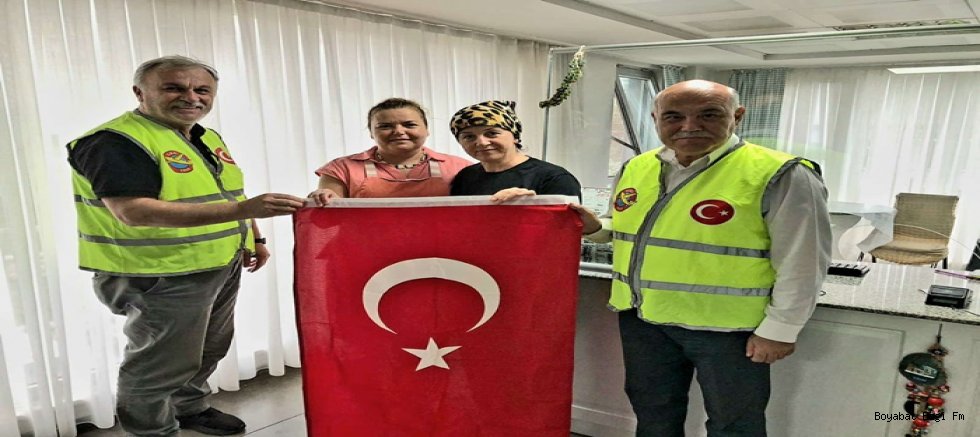 Esnafın Dükkânına Şanlı Al Bayrak: THK Sinop Şubesi’nden Anlamlı Dağıtım