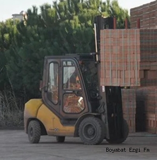 Forklift Çalışan İşçiyi Yaraladı