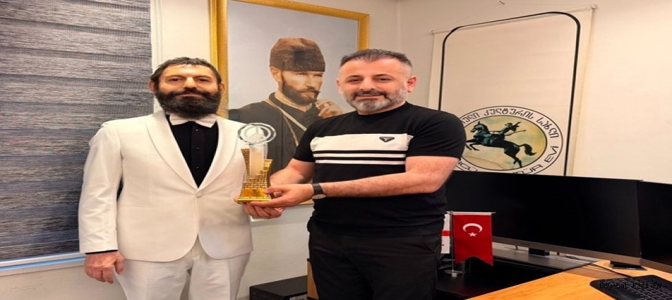 Gürcü Kültür Evi Derneği’nden Akif Manaf’a Anlamlı Ödül