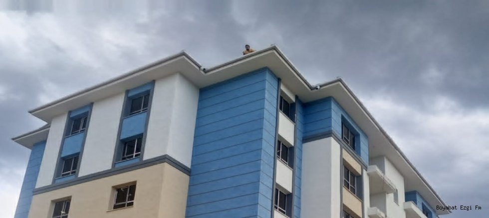 Saraydüzü'nde Hareketli Dakikalar TOKİ Konutlarında İntihar Girişimi