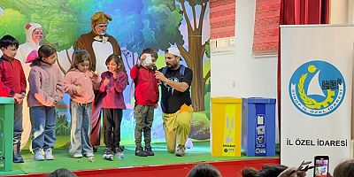 “Bora Geri Dönüşüm Yolunda” Tiyatrosu Sinop’ta İkinci Kez Sahnelendi