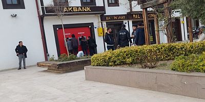 Boyabat Akbank ATM Önünde Para Bulundu!
