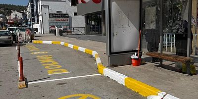 Boyabat Belediyesi'nden Dolmuş Duraklarına Çizgi Yenileme Çalışması