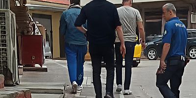 Boyabat Büyük Cami Önünde Bıçaklı Saldıran Şahıs Yakalandı