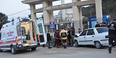 Boyabat İftar Öncesi Sanayi Kavşağı trafik Kazası 3 Yaralı