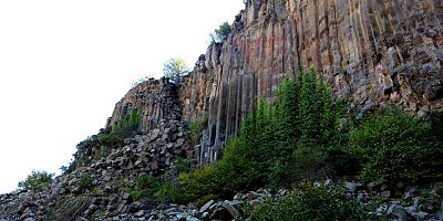 Boyabat Kalesi’nin e Bazalt Kayalıklarının Tarihçesi ve Kökeni