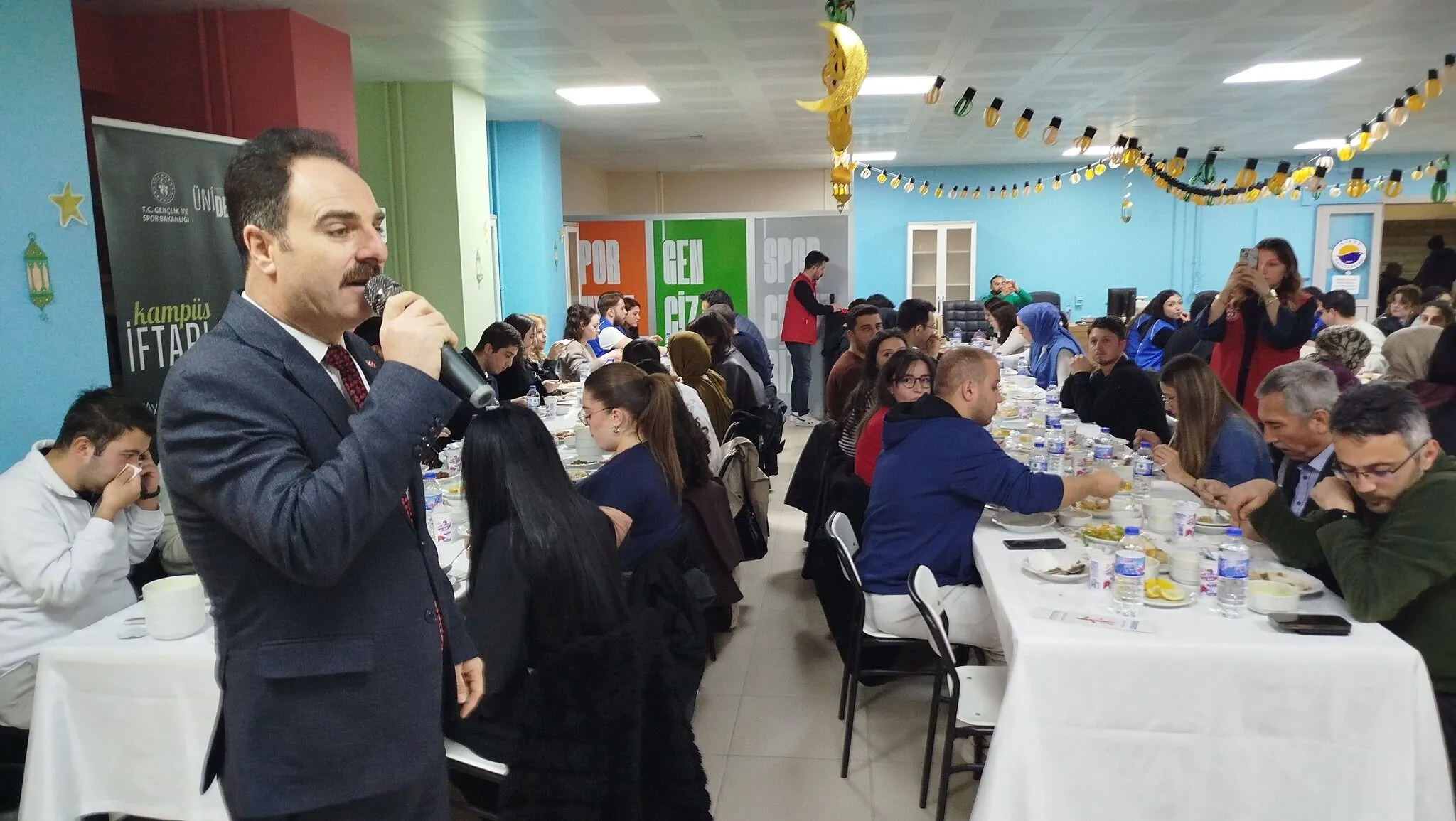 Boyabat’ta Gönül Sofrası Üniversite Gençliği İftarda Buluştu