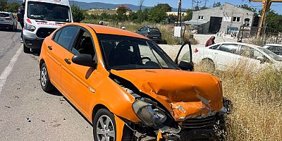 Boyabat’ta İki Otomobil Çarpıştı, 1 Kişi Yaralandı