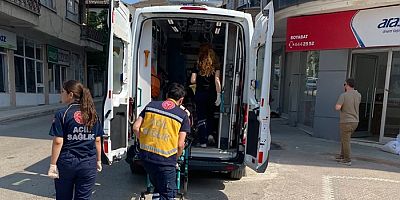 Boyabat'ta İki Otomobil Çarpıştı! 2 Yaralı
