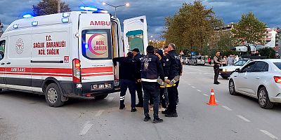 Boyabat'ta Motosiklet Otomobil Çarpıştı  1 Yaralı