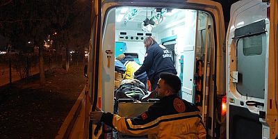 Boyabat’ta Otomobil Refüje Çarptı: 1 Yaralı