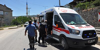 Boyabat Yeni Mahallede Virajı Alamayan Otomobil Kaza Yaptı 3 Yaralı