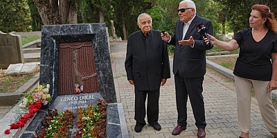 Genco Erkal Vefatının İkinci Yılında Anıldı: Anıt Mezarı İlk Kez Ziyaretçilere Açıldı
