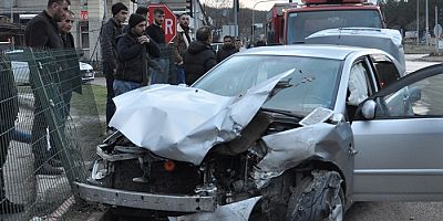 Kırmızı Işık İhlali Pahalıya Patladı: 1 Yaralı